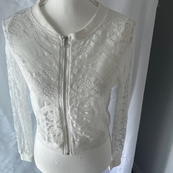 Elegant White Lace Women's Jacket - Picture 5 of 6